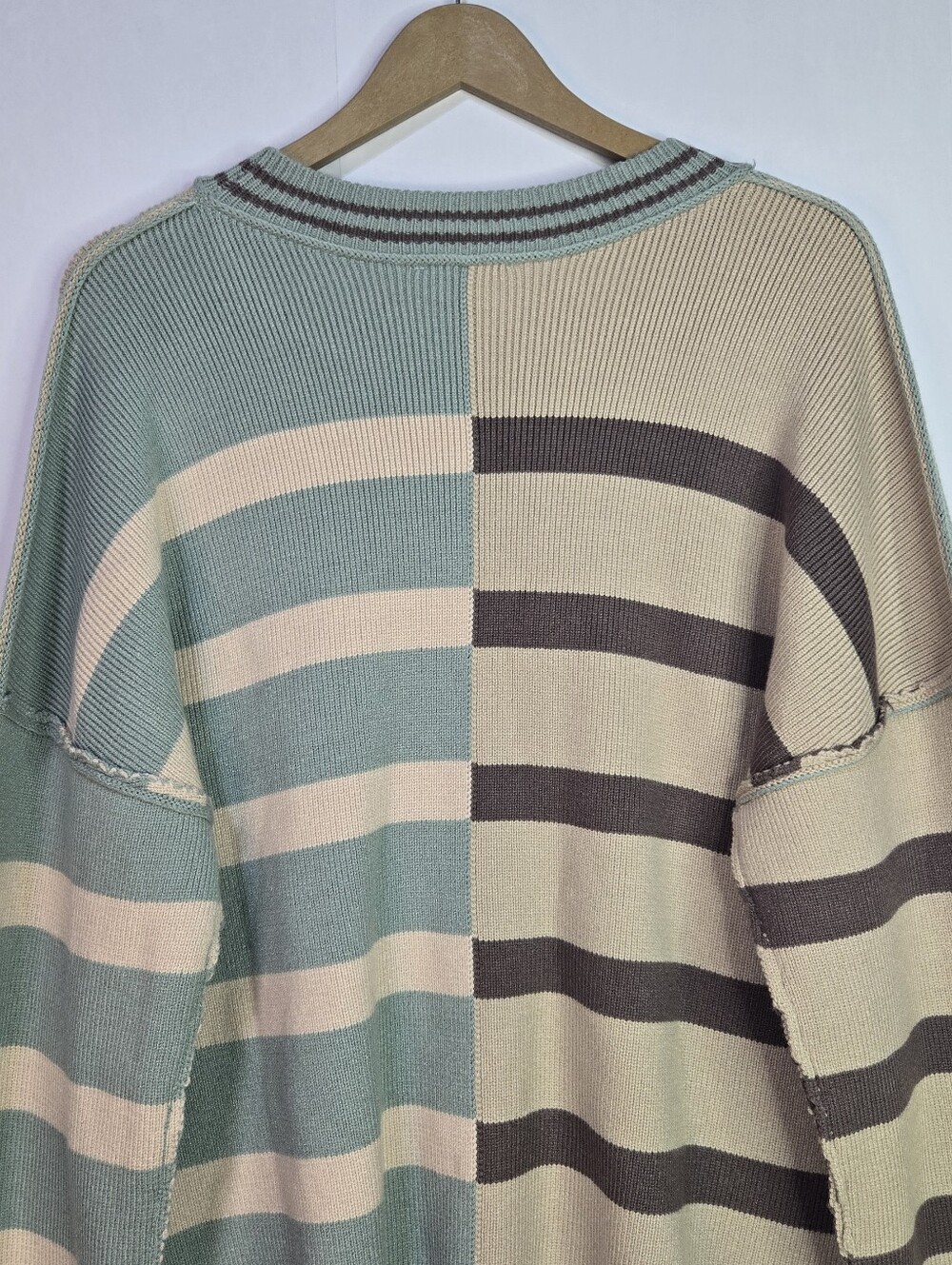 New In Women Size L Quality Sweater, Multi Coordinaring Stripes & Raw Finish Hem - Picture 9 of 14